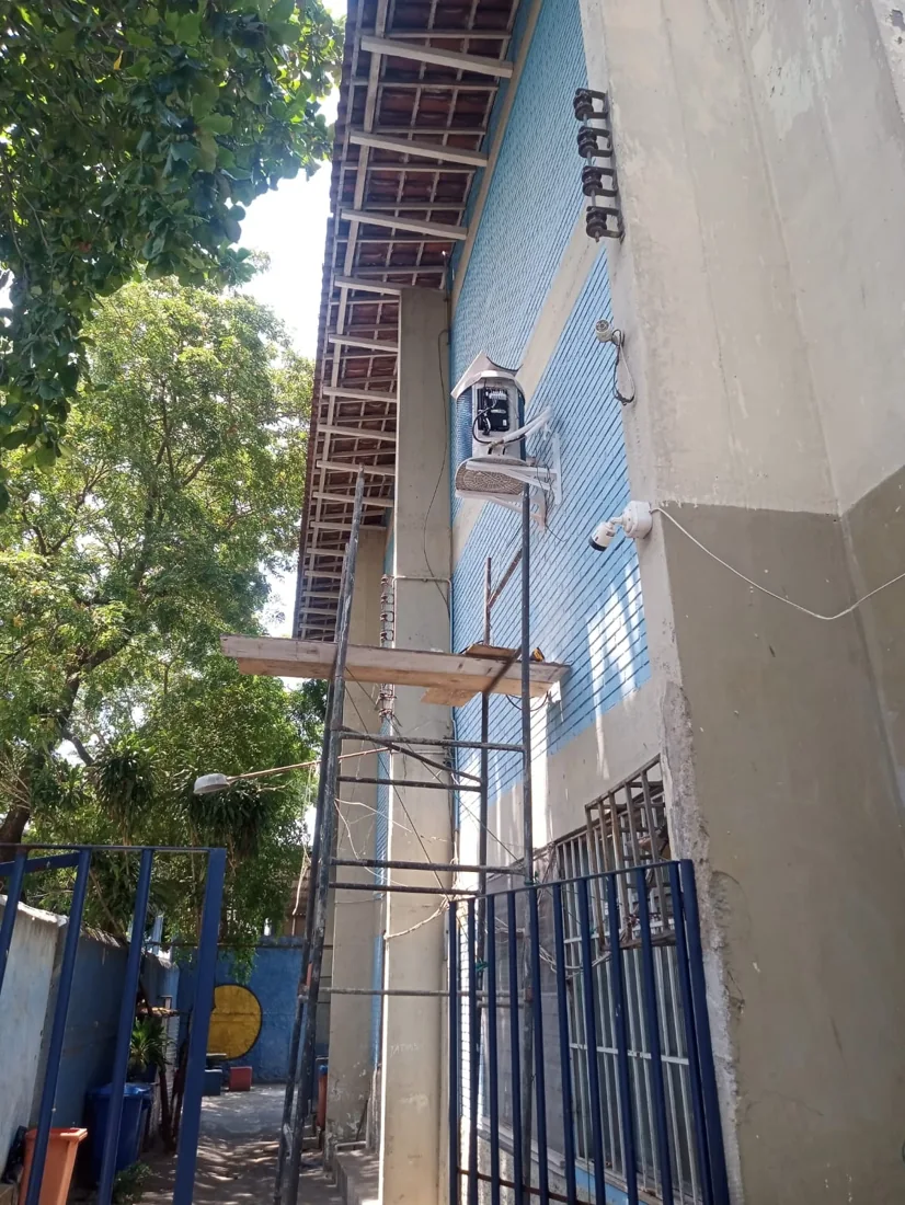 Climatização em escola — registro real de serviço da CRISSOFT